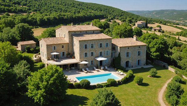 Vacances de luxe en ardèche : top 5 des séjours haut de gamme